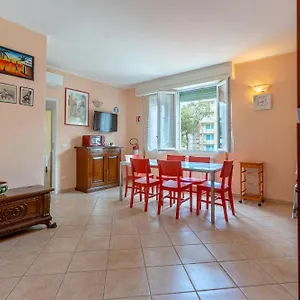  Appartamento Flat Con Balcone E Parcheggio!